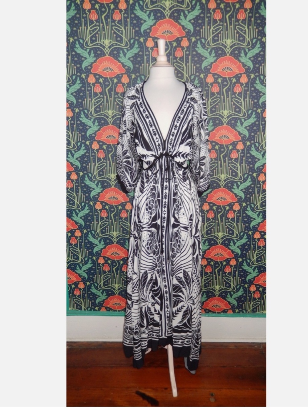 Farm Rio Longo Foz Black White V-Neck Cut Out Sides Dress Nwt M - Picture 4 of 8